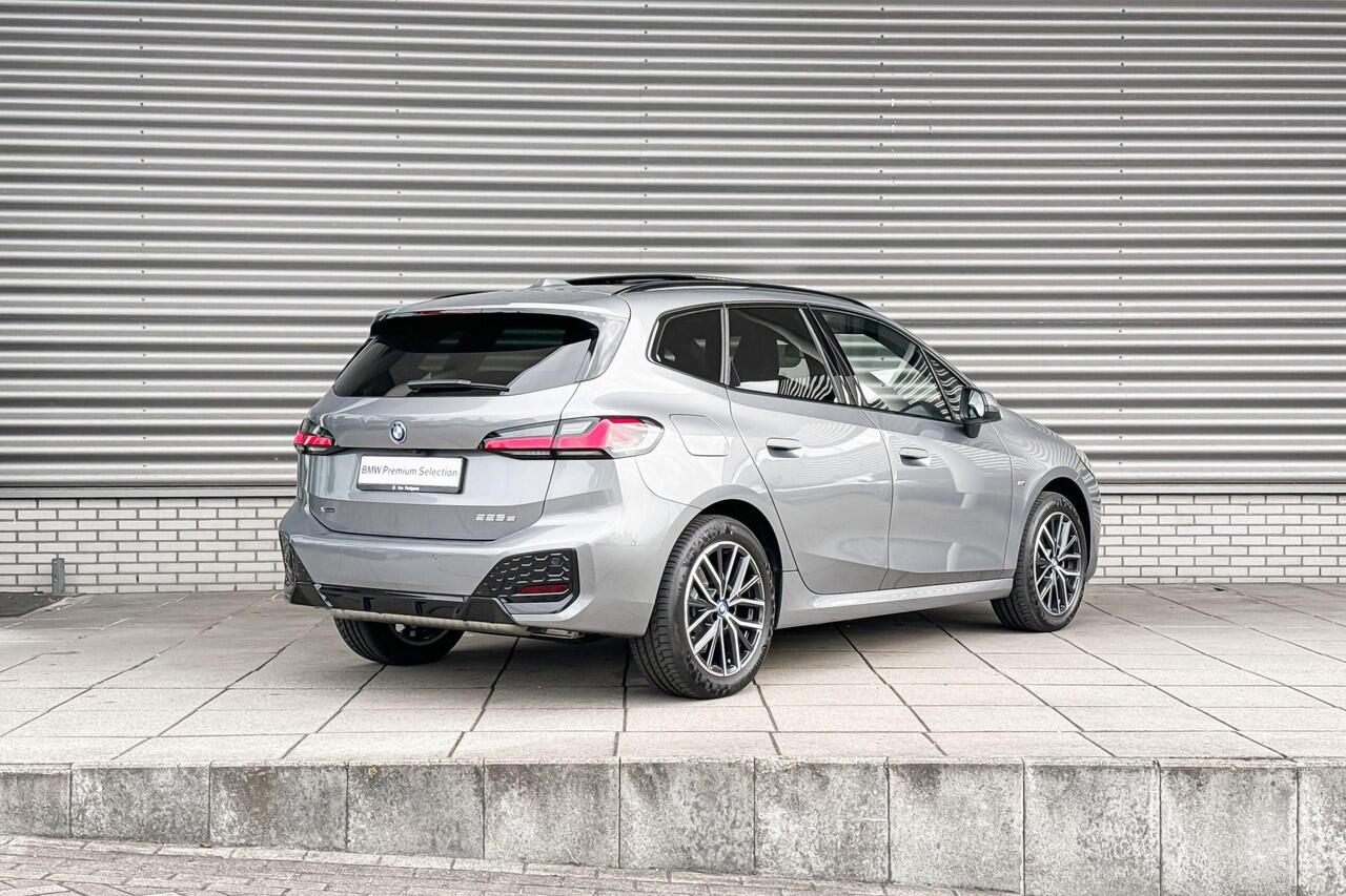 BMW 2-SERIE Active Tourer 225e xDrive M Sportpakket / Premium Pack / Travel Pack