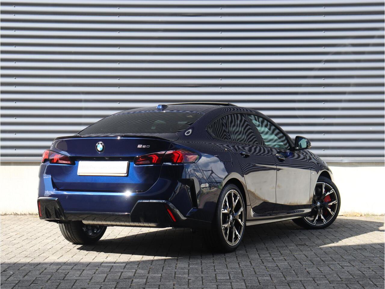 BMW 2-SERIE Gran Coupé 220 | M Sportpakket Pro | Innovation Pack | Panodak | Harman Kardon | Head-Up | Getint Glas | Driving Assistant | 19'' LMV | Ekris Selection