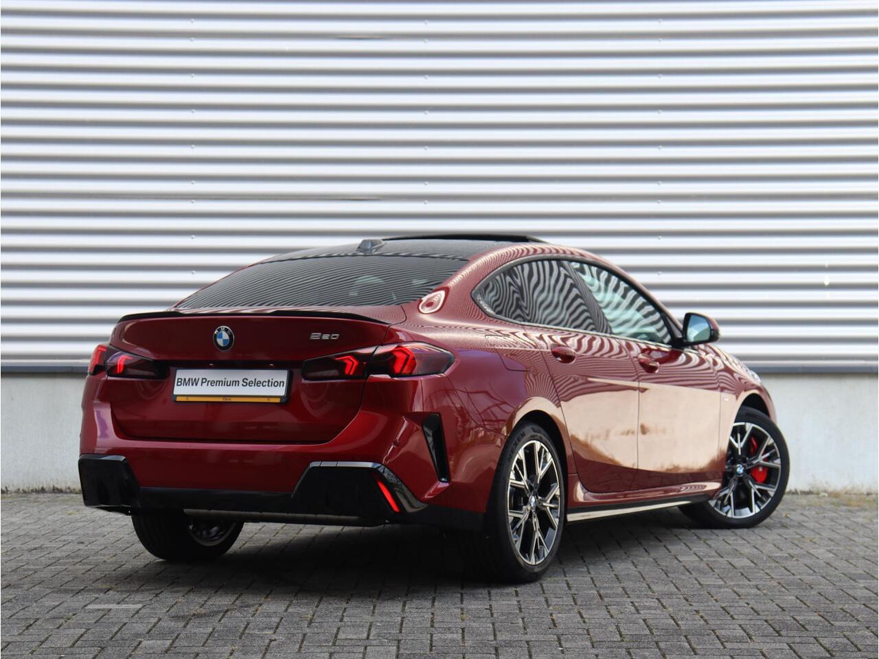 BMW 2-SERIE Gran Coupé 220 | M Sportpakket Pro | Panodak | Harman Kardon | Getint Glas | Premium Pack | Driving Assistant | Comfort Acces | 18'' LMV | Ekris Selection