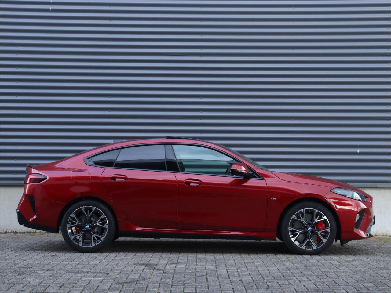 BMW 2-SERIE Gran Coupé 220 | M Sportpakket Pro | Panodak | Harman Kardon | Getint Glas | Premium Pack | Driving Assistant | Comfort Acces | 18'' LMV | Ekris Selection