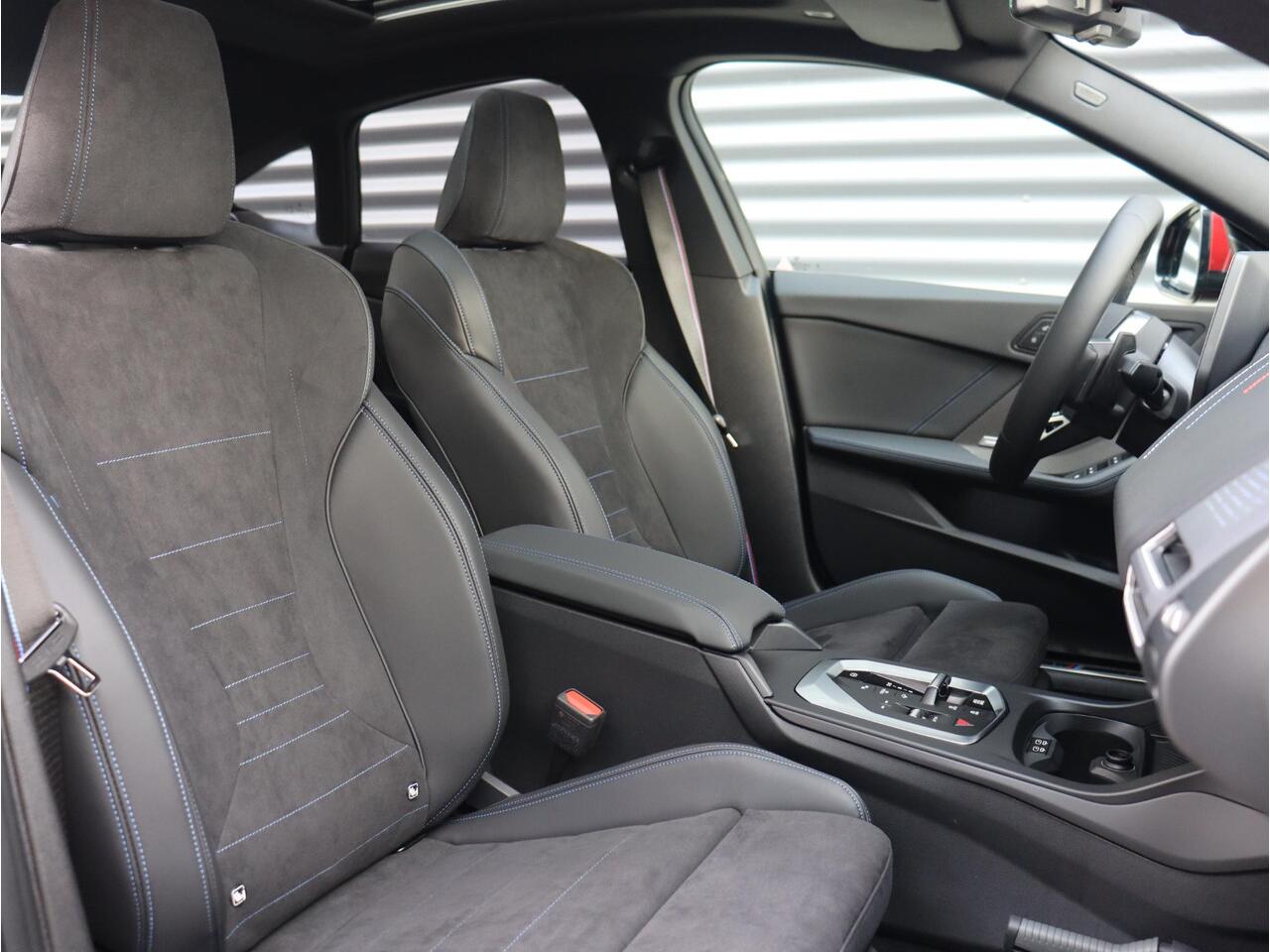 BMW 2-SERIE Gran Coupé 220 | M Sportpakket Pro | Panodak | Harman Kardon | Getint Glas | Premium Pack | Driving Assistant | Comfort Acces | 18'' LMV | Ekris Selection