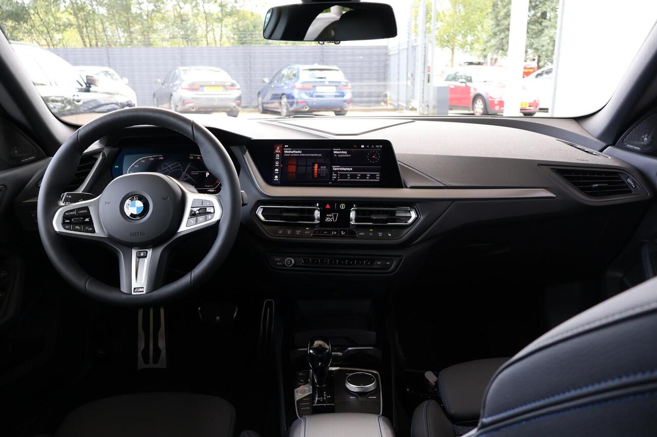 BMW 2-SERIE Gran Coupé 218i High Executive | M Sport Pro | Harman Kardon | Voorstoelen Verwarmd | Camera | Stuurverwarming | Active Cruise Control | 19" M Dubbelspaak | Ekris Selection