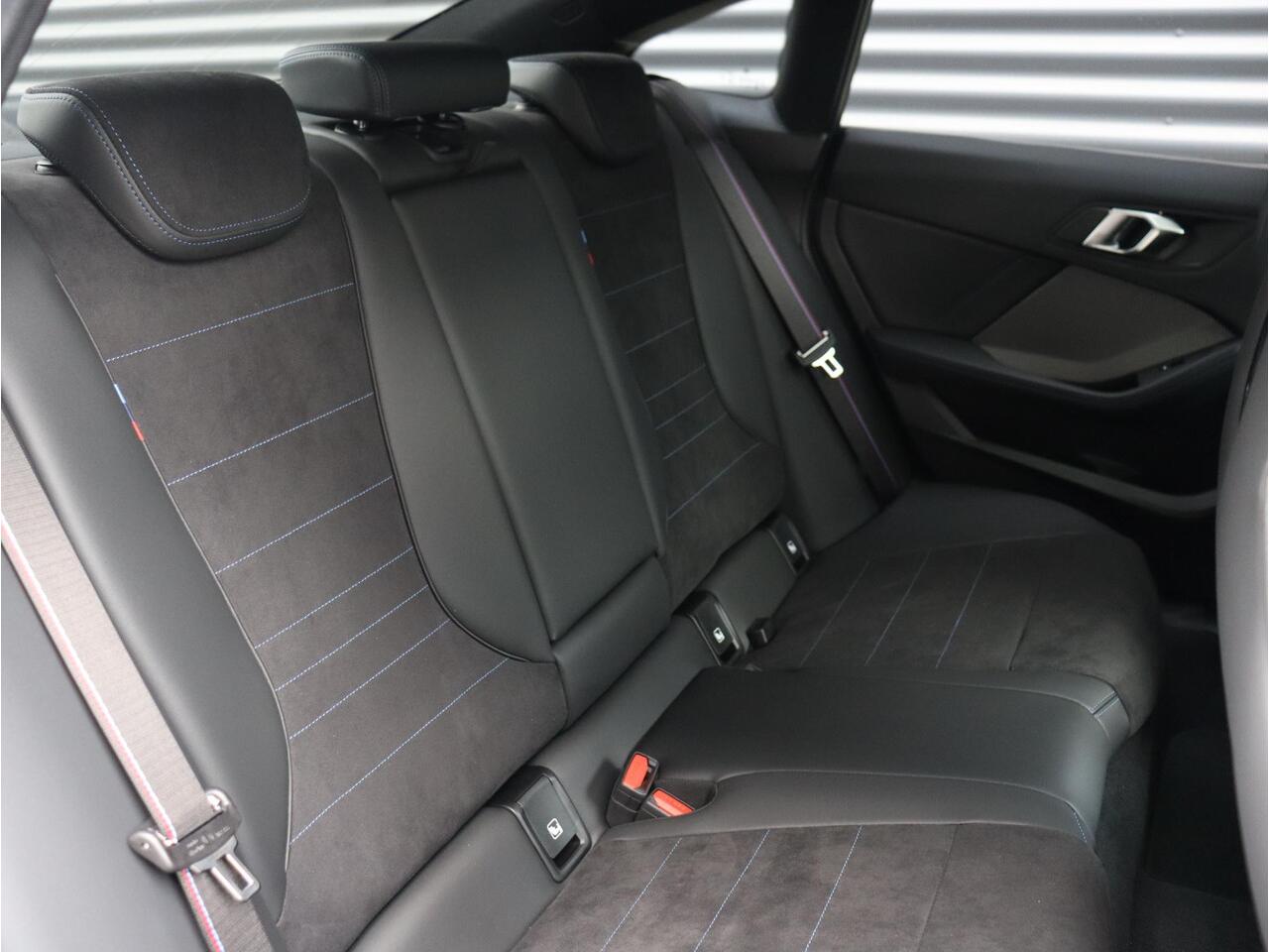 BMW 2-SERIE Gran Coupé 220 | M Sportpakket Pro | Panodak | Driving Assistant Plus | Harman Kardon | Parking Assistant Plus | Head-Up | 19'' LMV | Ekris Selection