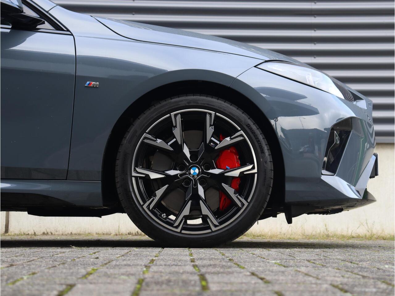 BMW 2-SERIE Gran Coupé 220 | M Sportpakket Pro | Panodak | Driving Assistant Plus | Harman Kardon | Parking Assistant Plus | Head-Up | 19'' LMV | Ekris Selection