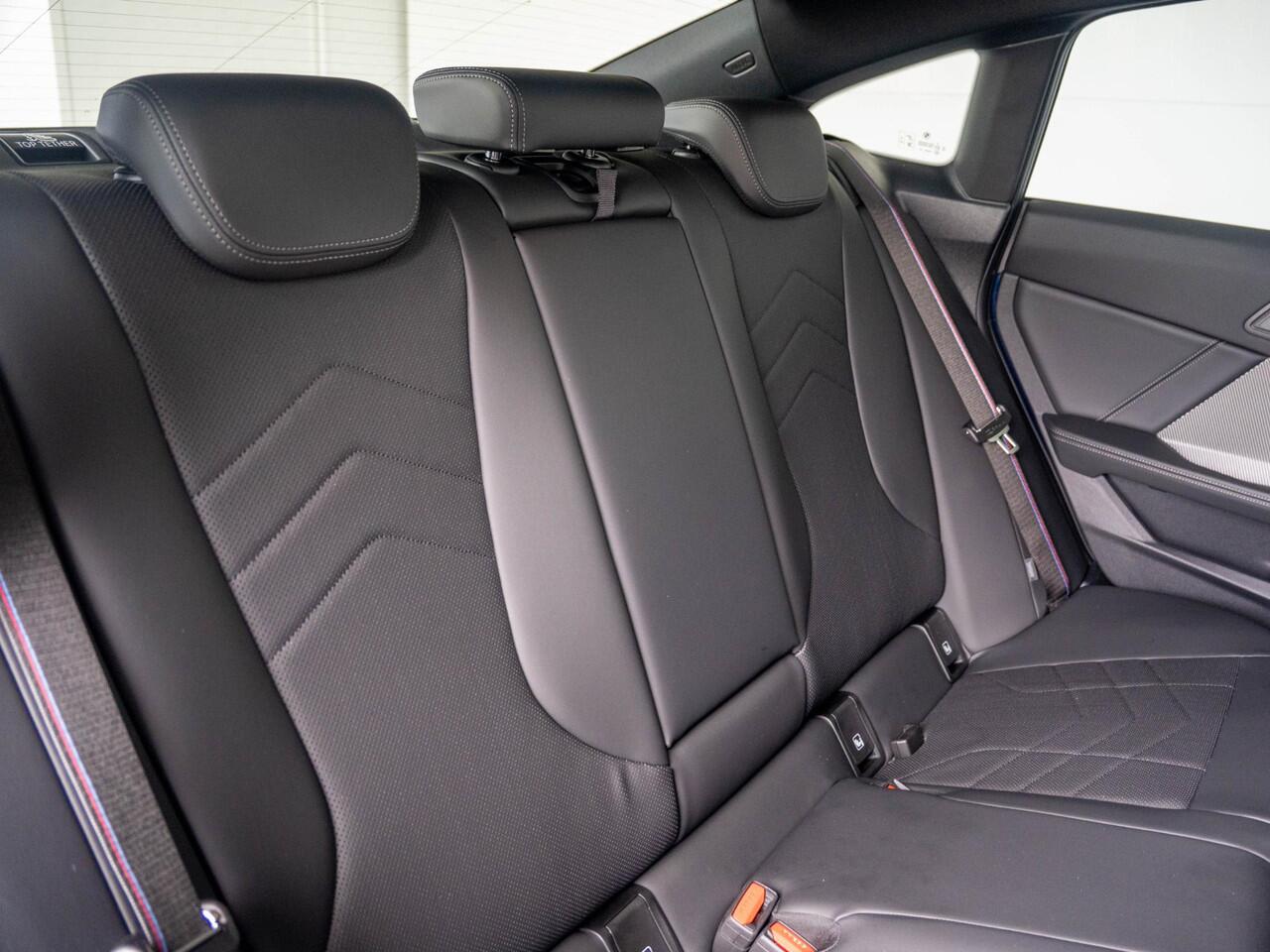 BMW 2-SERIE Gran Coupé 220 | M Sportpakket Pro | Premium Pack | Harman-Kardon | Verwarmd Stuurwiel | Comfort Access | Achteruitrijcamera | Panoramadak | Stoelverwarming | Ekris Selection