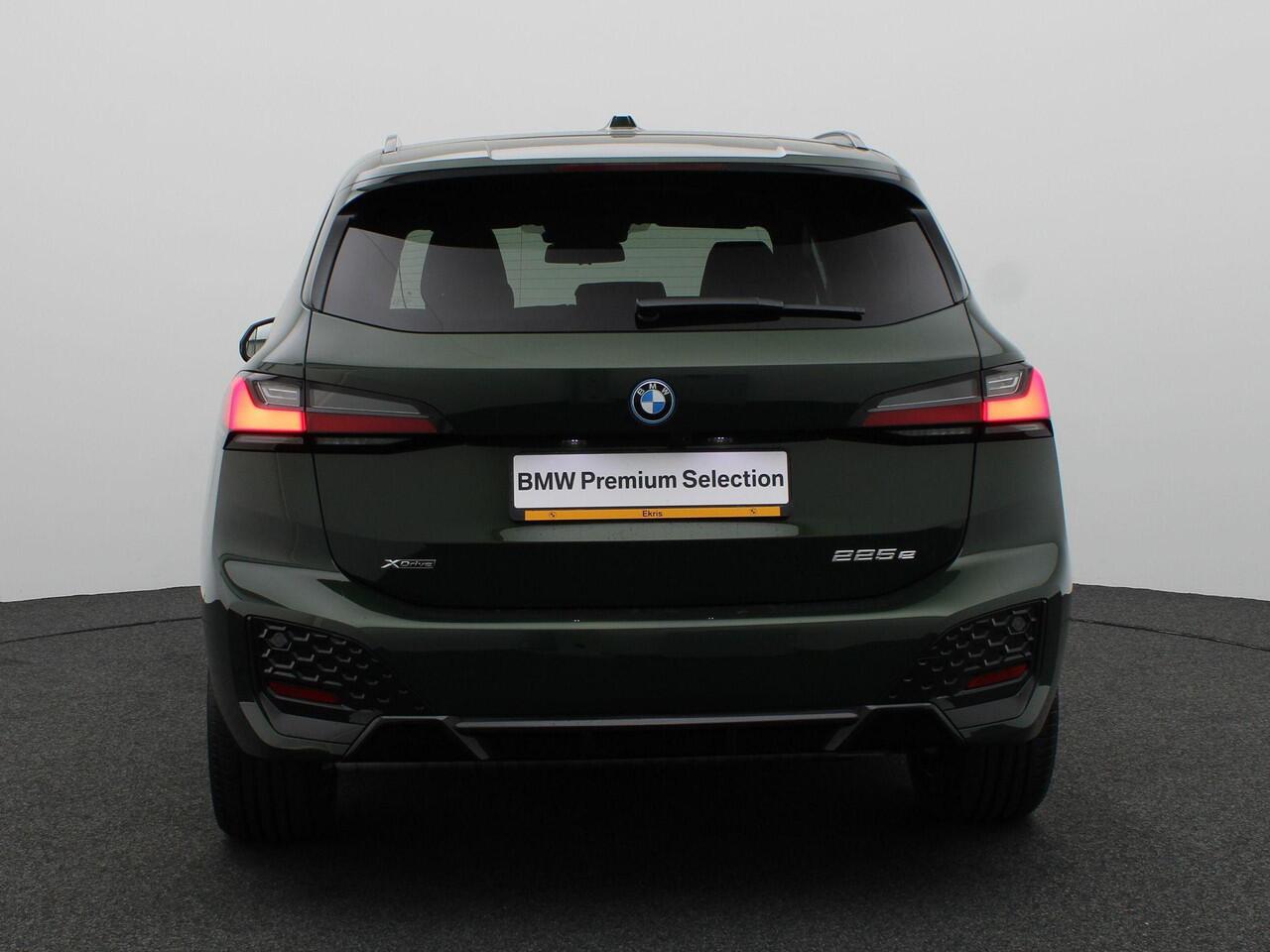 BMW 2-SERIE Active Tourer 225e xDrive M Sportpakket | Premium Pack | Comfort Pack | Travel Pack | Stuurwielrand Verwarmd | Trekhaak | Panoramadak | Elektrisch Verstelbare Sportstoelen | Driving Assistant Plus | Harman Kardon | 18'' | Ekris Selection