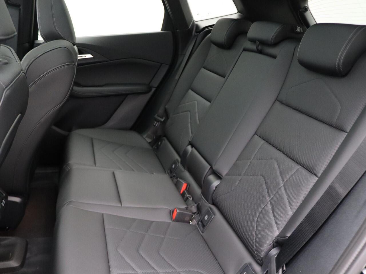 BMW 2-SERIE Active Tourer 225e xDrive M Sportpakket | Premium Pack | Comfort Pack | Travel Pack | Stuurwielrand Verwarmd | Trekhaak | Panoramadak | Elektrisch Verstelbare Sportstoelen | Driving Assistant Plus | Harman Kardon | 18'' | Ekris Selection