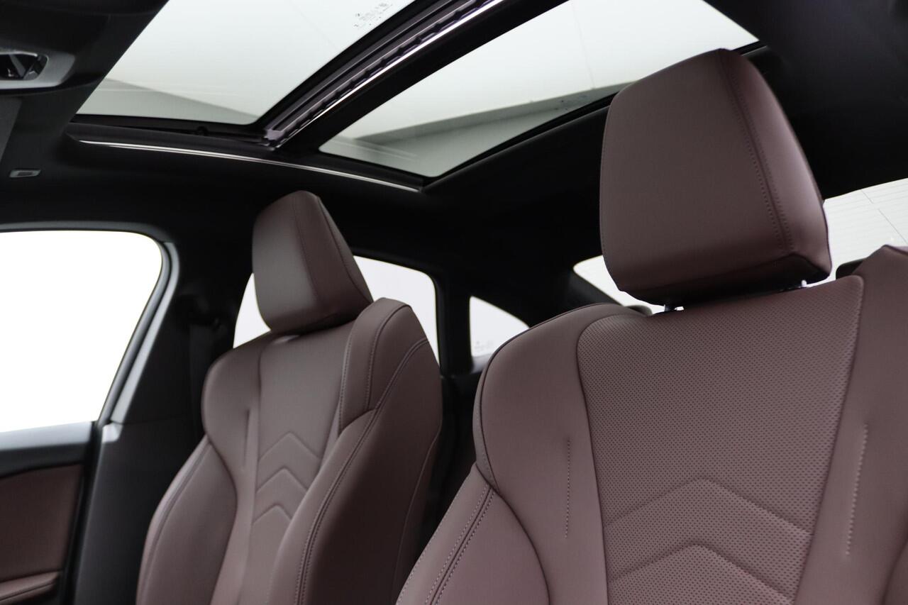 BMW 2-SERIE Gran Coupé 220 M Sportpakket | Premium Pack | Stuurwielrand Verwarmd | Comfort Access | Achteruitrijcamera | Panoramadak | Driving Assistant Plus | Harman Kardon | 19'' | Ekris Selection