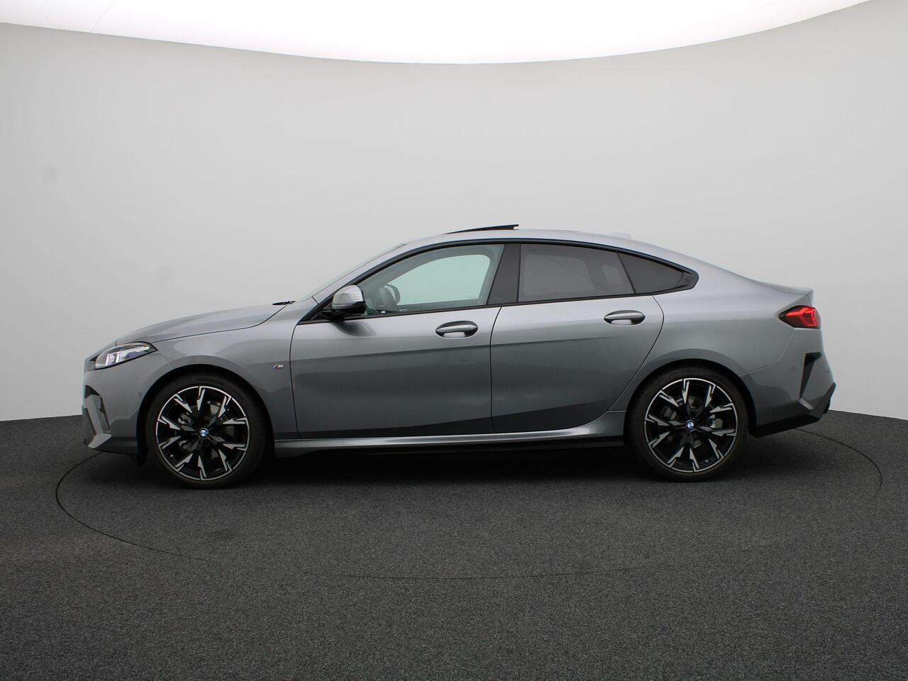 BMW 2-SERIE Gran Coupé 220 M Sportpakket | Premium Pack | Stuurwielrand Verwarmd | Comfort Access | Achteruitrijcamera | Panoramadak | Driving Assistant Plus | Harman Kardon | 19'' | Ekris Selection