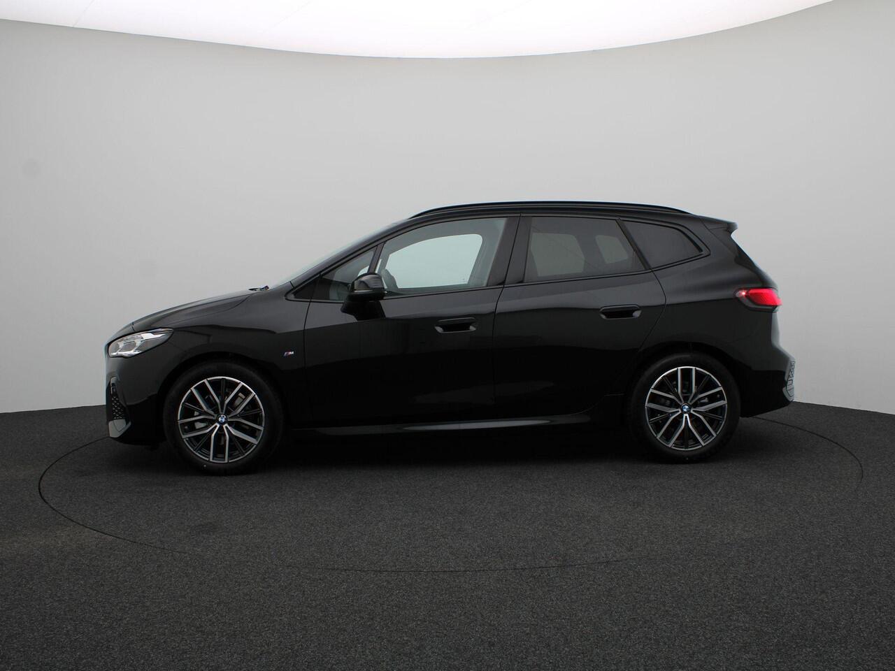 BMW 2-SERIE Active Tourer 218i M Sportpakket | Premium Pack | Stuurwielrand Verwarmd | Trekhaak | Driving Assistant | Parking Assistant | 18'' | Ekris Selection