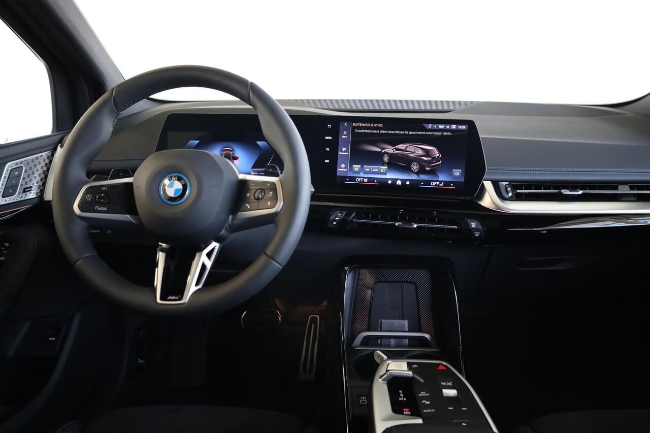 BMW 2-SERIE Active Tourer 225e xDrive M Sportpakket Pro | Driving Assitant Plus | Panoramadak | Trekhaak | Ekris Selection