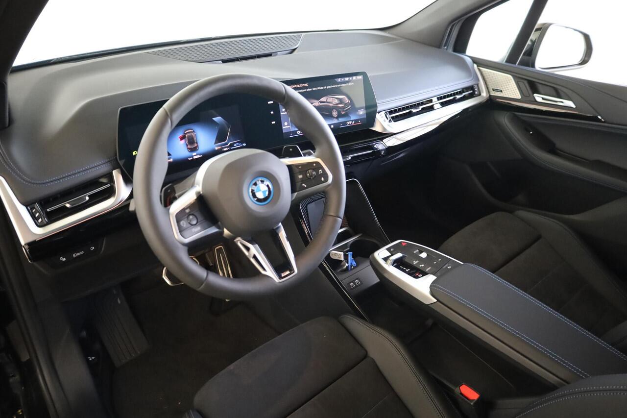 BMW 2-SERIE Active Tourer 225e xDrive M Sportpakket Pro | Driving Assitant Plus | Panoramadak | Trekhaak | Ekris Selection