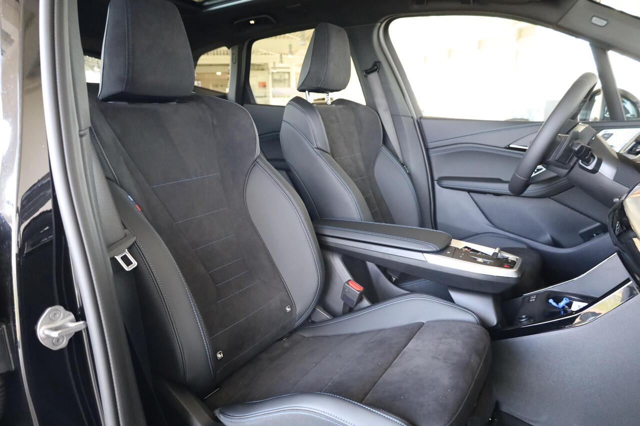 BMW 2-SERIE Active Tourer 225e xDrive M Sportpakket Pro | Driving Assitant Plus | Panoramadak | Trekhaak | Ekris Selection