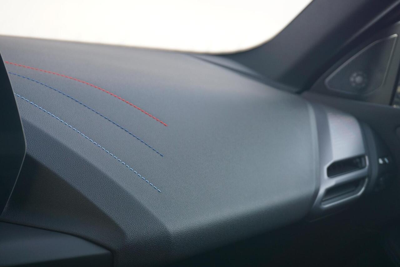 BMW 2-SERIE Gran Coupé 220 M Sportpakket Pro 19'' | Panoramadak | Elektrisch verstelbare stoelen | Head-Up Display | Harman Kardon | Trekhaak | Ekris Selection