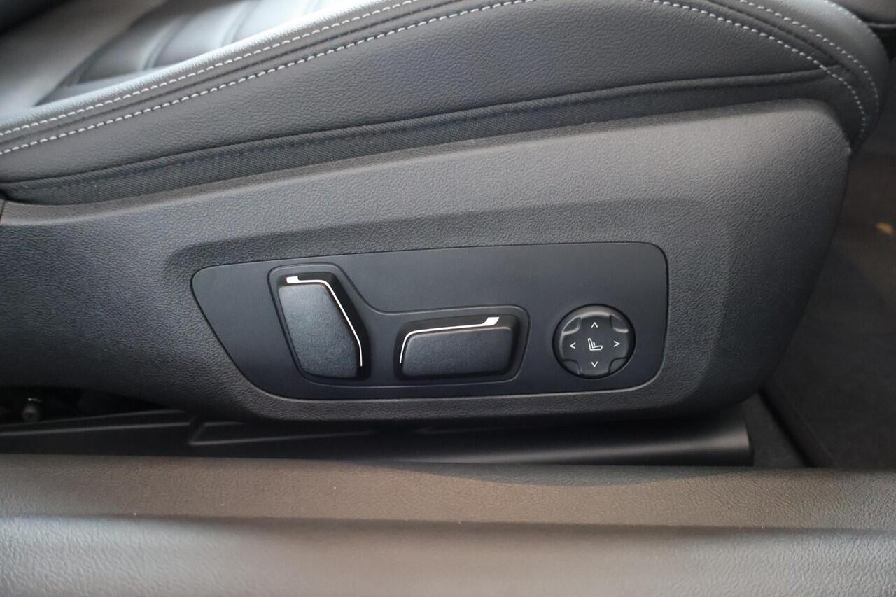 BMW 2-SERIE Coupé 218i Individual Frozen Pure Grey | M Sportpakket | Stuur- en stoelverwarming | Harman Kardon | Innovation Pack | Comfort Pack