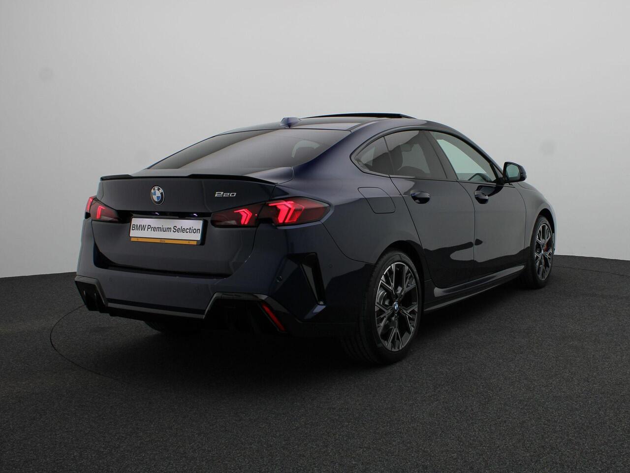 BMW 2-SERIE Gran Coupé 220 M Sportpakket Pro | Premium Pack | Stuurwielrand Verwarmd | Panoramadak | Driving Assistant | Harman Kardon | 18'' | Ekris Selection