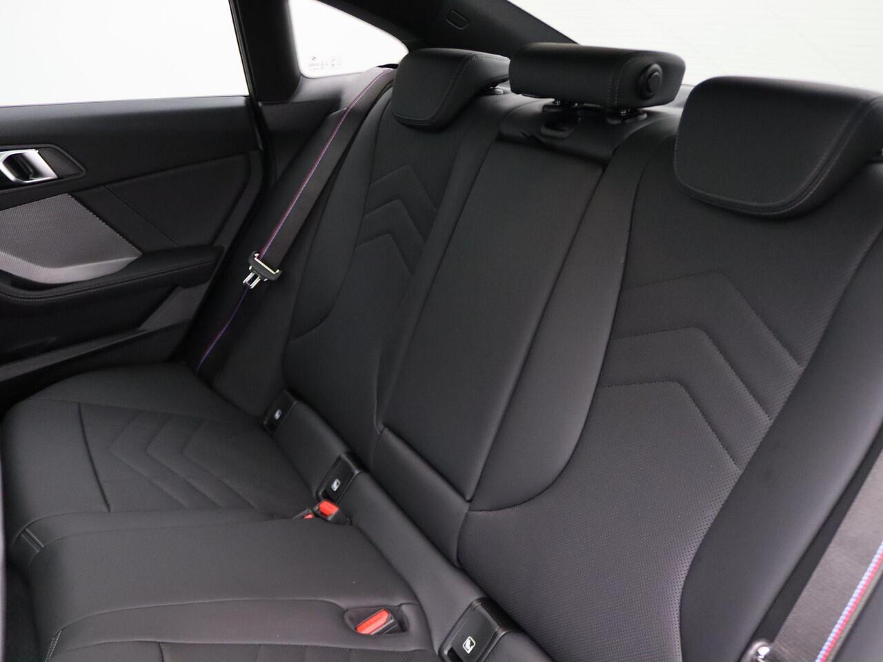 BMW 2-SERIE Gran Coupé 220 M Sportpakket Pro | Premium Pack | Stuurwielrand Verwarmd | Panoramadak | Driving Assistant | Harman Kardon | 18'' | Ekris Selection