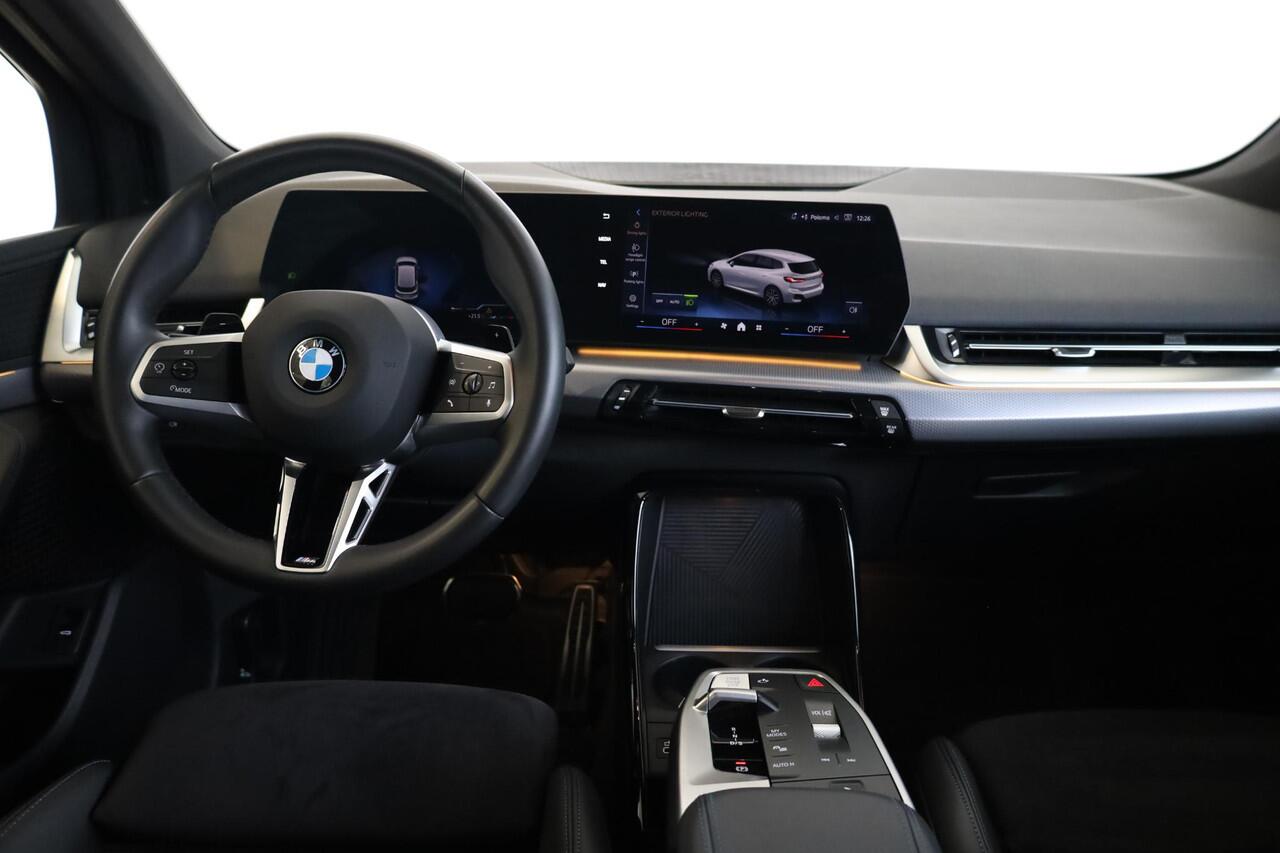 BMW 2-SERIE Active Tourer 220i | M Sportpakket | Sportstoelen | Achteruitrijcamera
