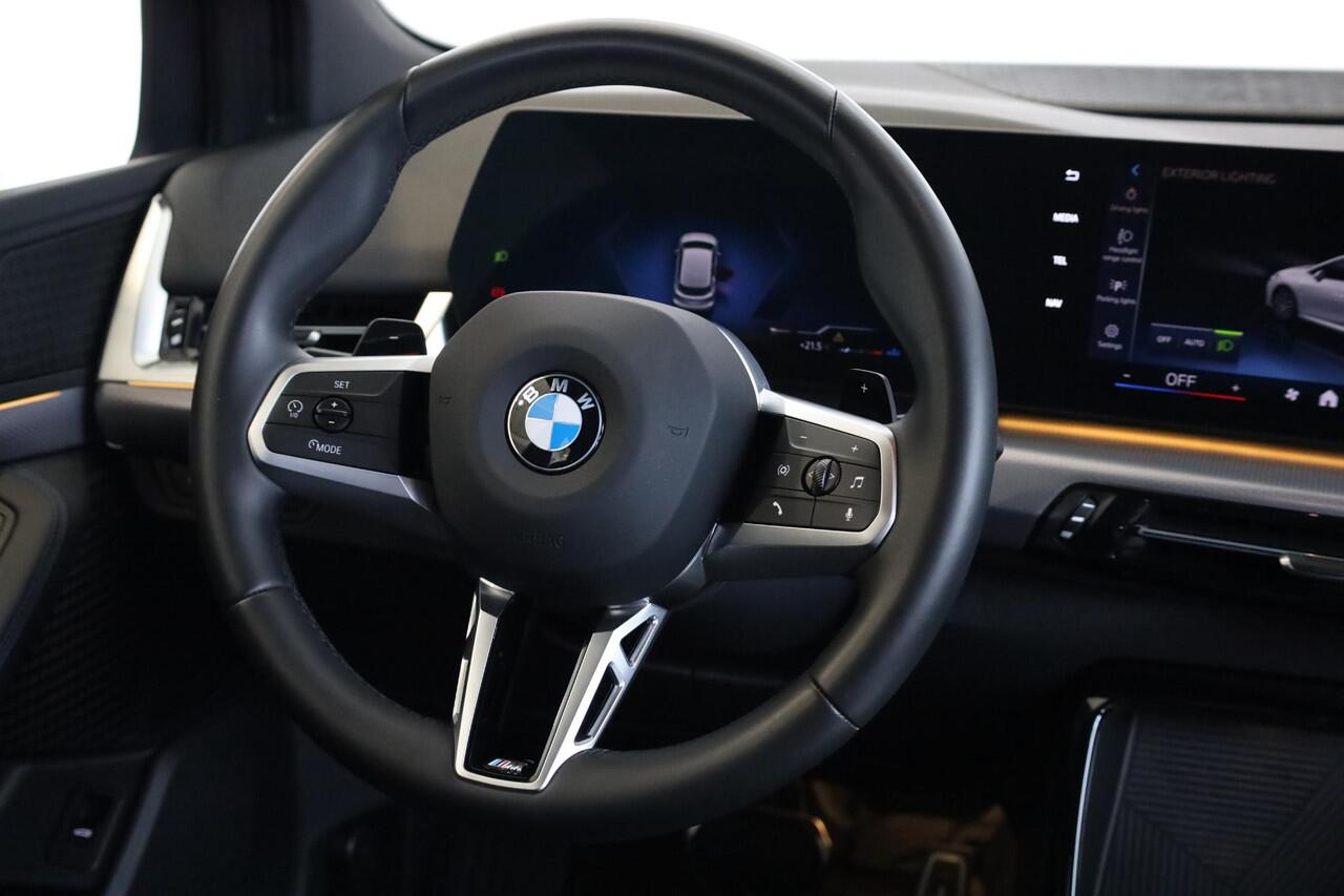 BMW 2-SERIE Active Tourer 220i | M Sportpakket | Sportstoelen | Achteruitrijcamera