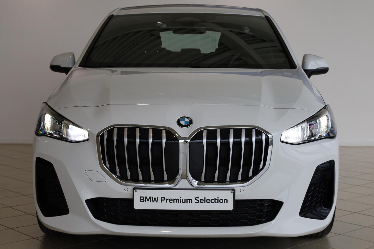 BMW 2-SERIE Active Tourer 220i | M Sportpakket | Sportstoelen | Achteruitrijcamera