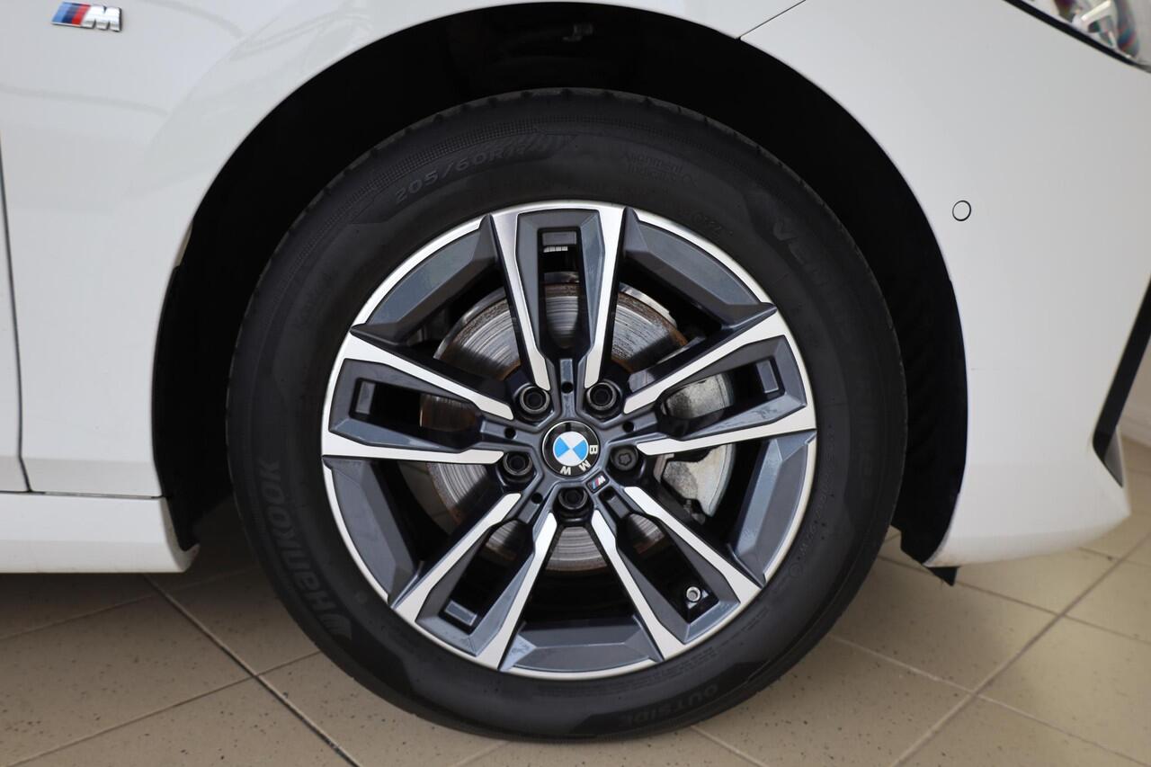 BMW 2-SERIE Active Tourer 220i | M Sportpakket | Sportstoelen | Achteruitrijcamera