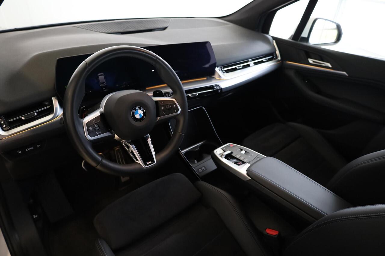 BMW 2-SERIE Active Tourer 220i | M Sportpakket | Sportstoelen | Achteruitrijcamera