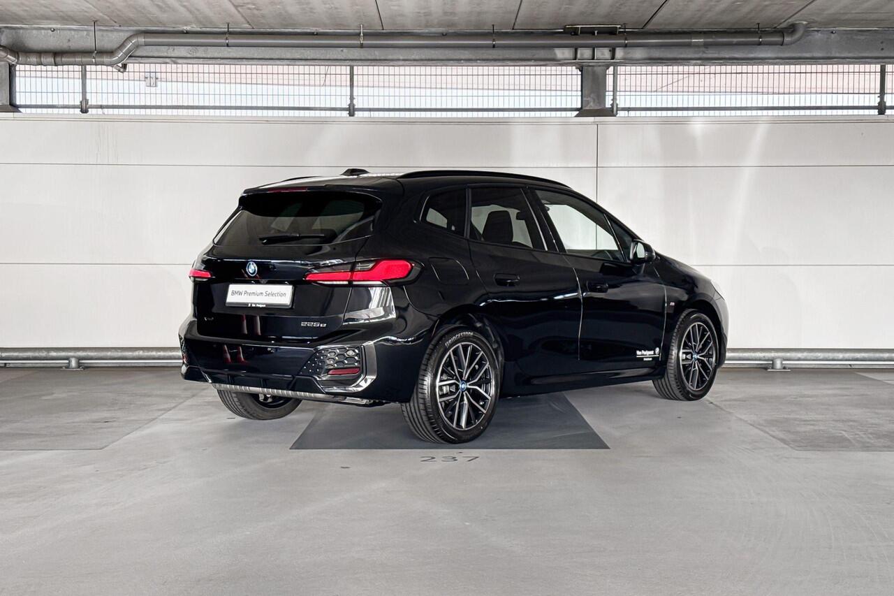BMW 2-SERIE Active Tourer 225e xDrive | M Sportpakket | Premium Pack | Travel Pack | Trekhaak