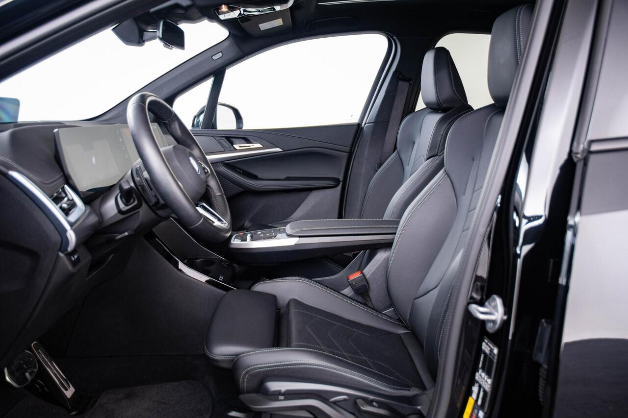 BMW 2-SERIE Active Tourer 225e xDrive M Sport - Panoramadak - Getinte Ruiten - Head up - Driving Assistant Professional - Elektrisch verwarmde voorstoelen - Sportstoelen - Grootlichtassistent - Automatisch dimmende binnenspiegel -