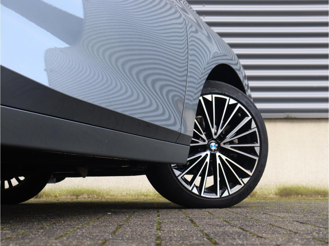 BMW 2-SERIE Active Tourer 220i | Luxury Line | Premium Pack | Comfort Access | Sportstoelen | Adaptive LED | Verwarmbare Voorstoelen | 19'' LMV