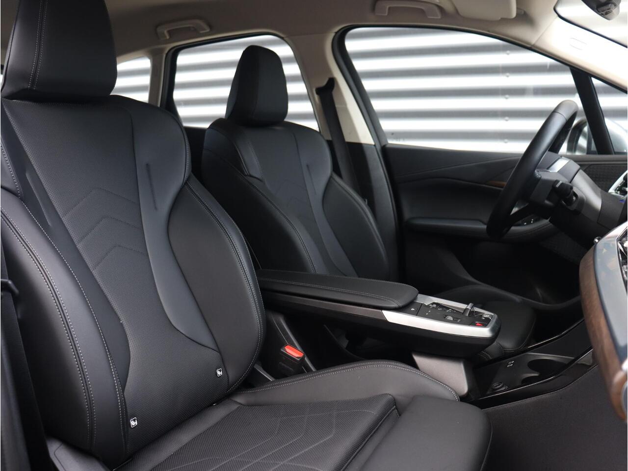 BMW 2-SERIE Active Tourer 220i | Luxury Line | Premium Pack | Comfort Access | Sportstoelen | Adaptive LED | Verwarmbare Voorstoelen | 19'' LMV