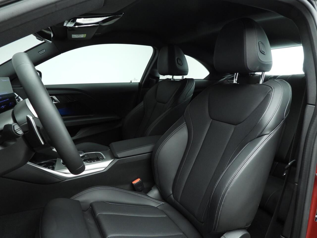 BMW 2-SERIE Coupé 230i | M-Sportpakket | LED | Navigatie | Sportstoelen | Stoelverwarming | Keyles go | DAB | Alu 18 inch