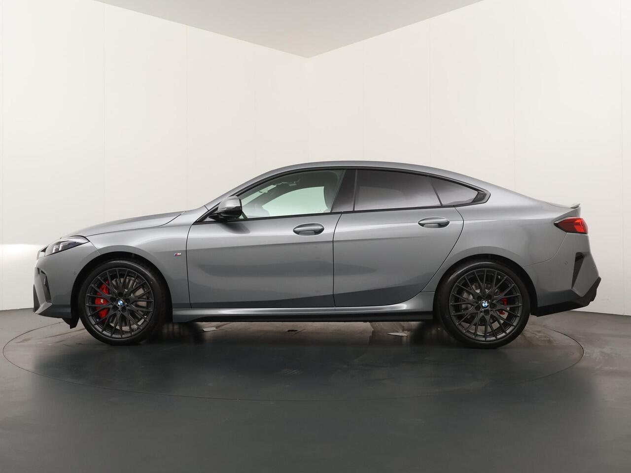 BMW 2-SERIE Gran Coupé 223 xDrive | M-Sport | Comfort Access | Harman Kardon | Adaptive Cruise | Stoelverwarming