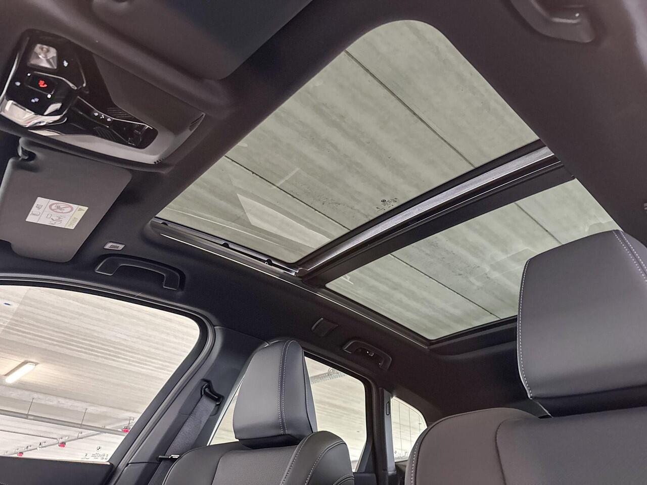 BMW 2-SERIE Active Tourer 225e xDrive | Selections | Stuurwielrand verwarmd | Glazen panoramadak