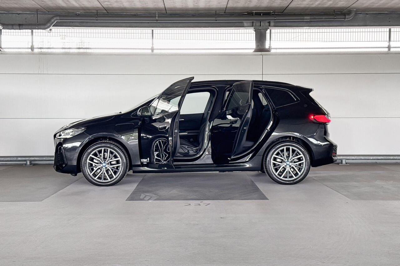 BMW 2-SERIE Active Tourer 225e xDrive | Selections | Stuurwielrand verwarmd | Glazen panoramadak
