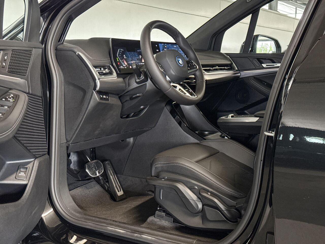 BMW 2-SERIE Active Tourer 225e xDrive | Selections | Stuurwielrand verwarmd | Glazen panoramadak