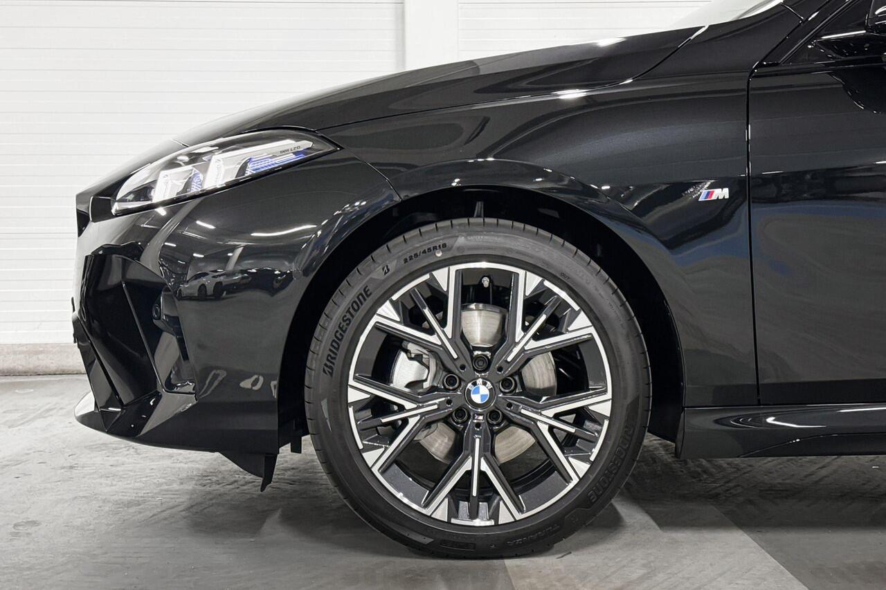 BMW 2-SERIE Gran Coupé 220 M Sport Design Edition | M-Sport Design | Premium Pack | Driving Assistant Plus | Harman/Kardon | Panoramadak | Comfort Access