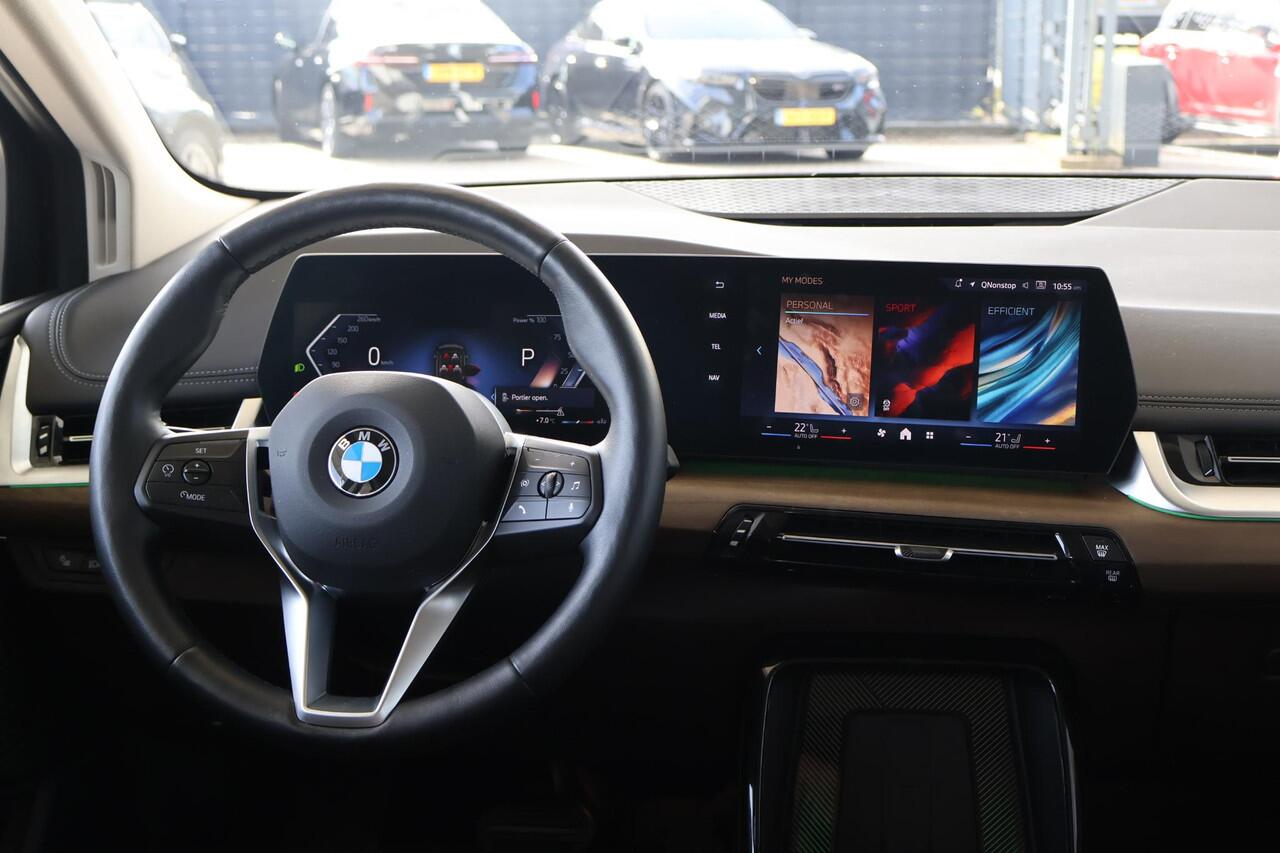 BMW 2-SERIE Active Tourer 220i | Sportstoelen | Stoelverwarming | Trekhaak