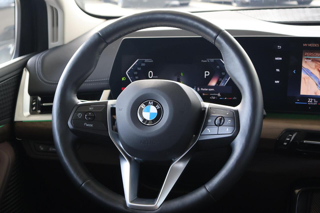 BMW 2-SERIE Active Tourer 220i | Sportstoelen | Stoelverwarming | Trekhaak