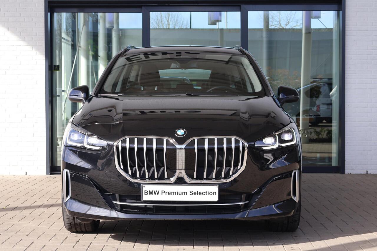 BMW 2-SERIE Active Tourer 220i | Sportstoelen | Stoelverwarming | Trekhaak