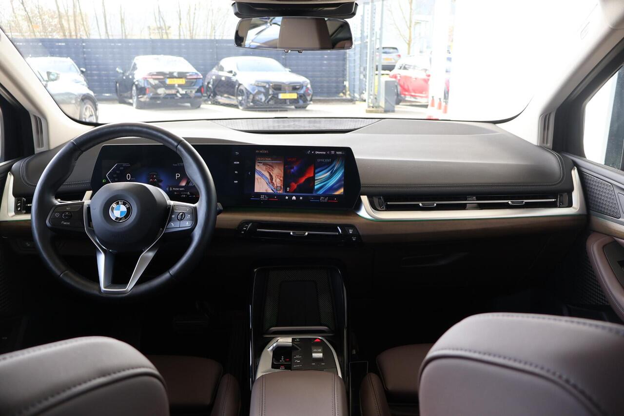 BMW 2-SERIE Active Tourer 220i | Sportstoelen | Stoelverwarming | Trekhaak