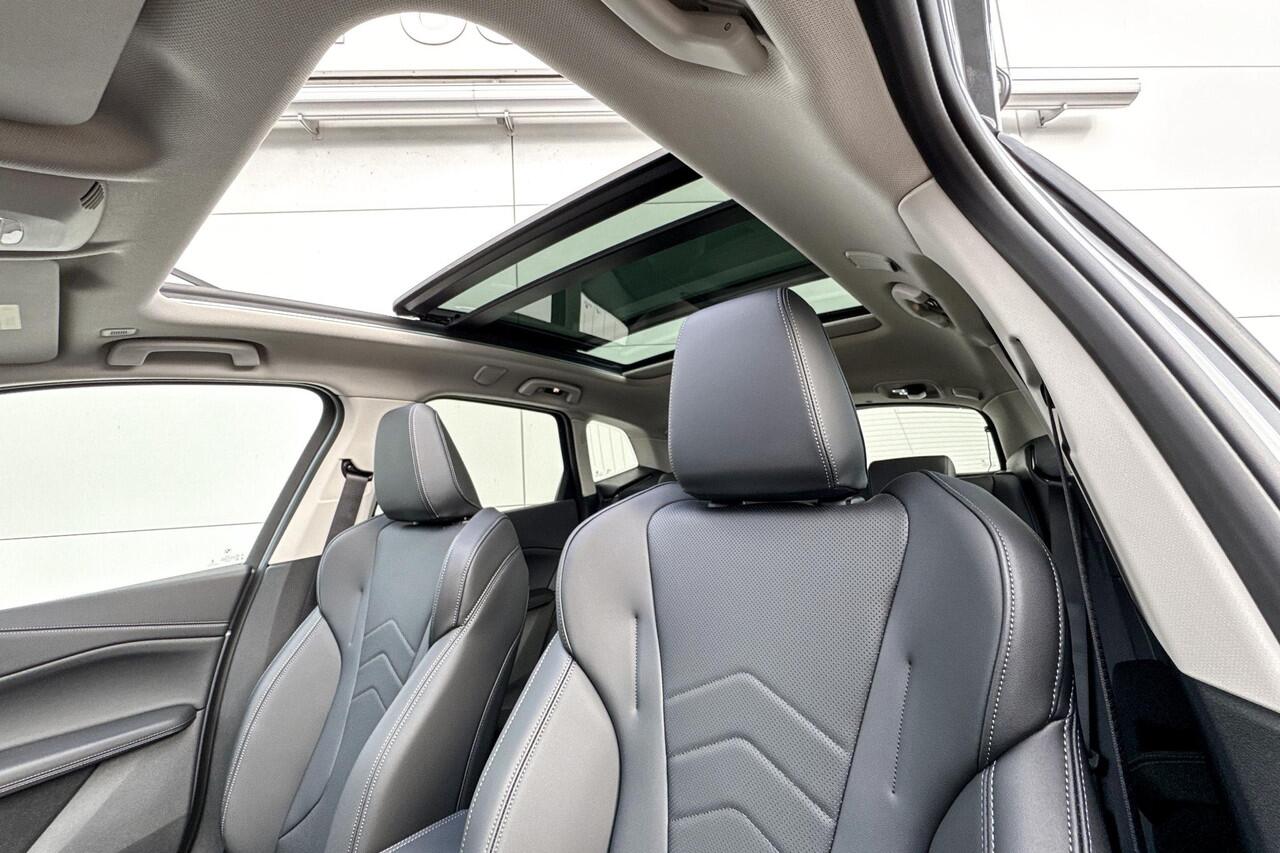 BMW 2-SERIE Active Tourer 220i | Luxury Line | Premium Pack | Travel Pack