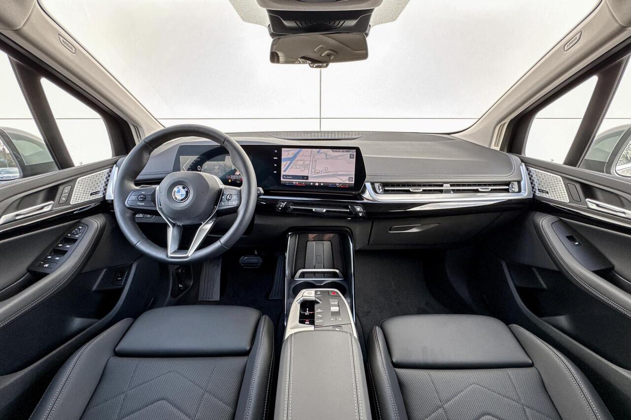 BMW 2-SERIE Active Tourer 220i | Luxury Line | Premium Pack | Travel Pack