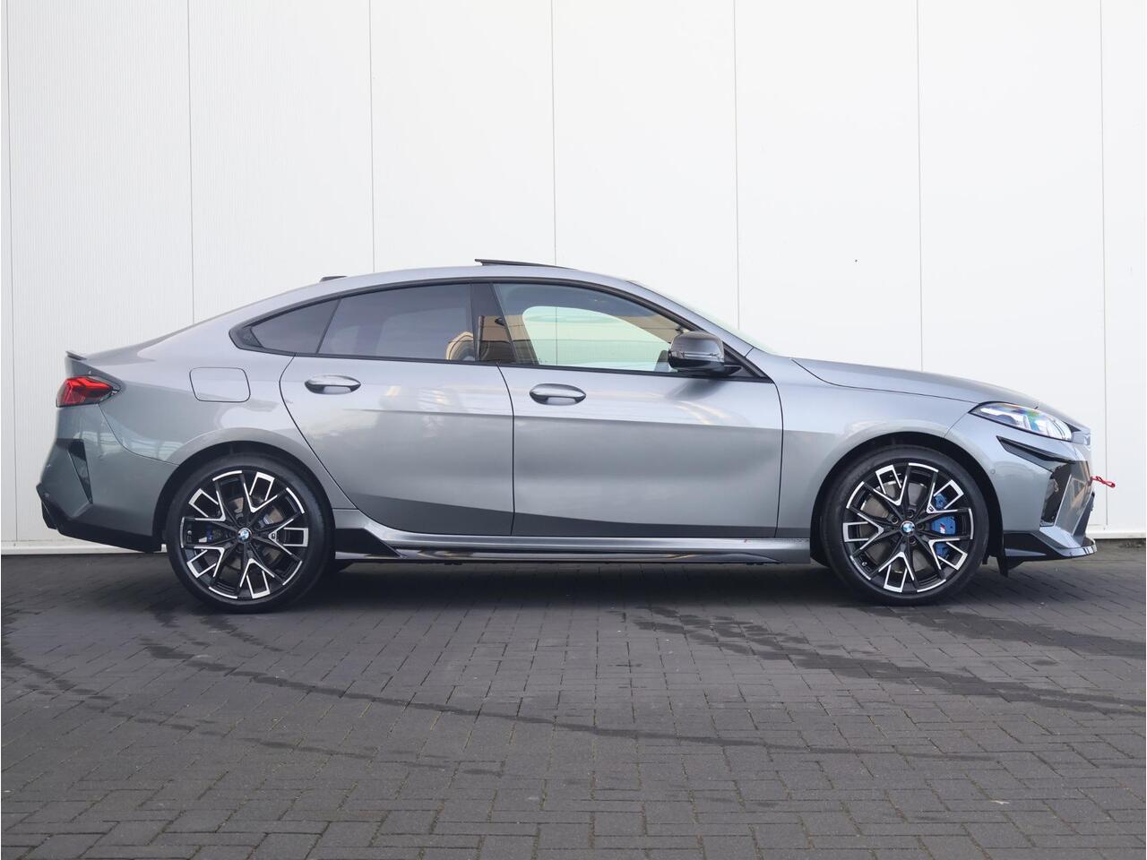 BMW 2-SERIE 220 Gran Coupé M-performance 19 inch lichtmetalen velgen, carbon delen, side skirts, spoilers, etc