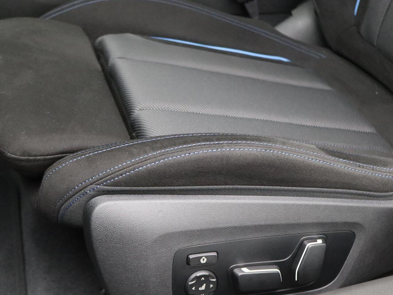 BMW 2-SERIE Coupé 220i High Executive | M Sportpakket Pro | Innovation Pack | Premium Pack | Stuurwielrand Verwarmd | Comfort Access | Schuifdak | Elektrisch Verstelbare Sportstoelen | Active Cruise Control | Harman Kardon | 19'' | Ekris Selection