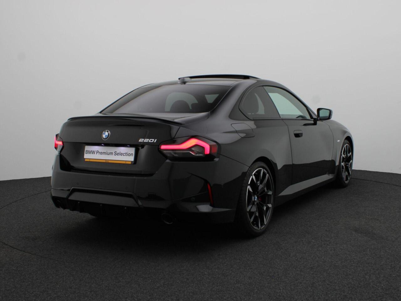 BMW 2-SERIE Coupé 220i High Executive | M Sportpakket Pro | Innovation Pack | Premium Pack | Stuurwielrand Verwarmd | Comfort Access | Schuifdak | Elektrisch Verstelbare Sportstoelen | Active Cruise Control | Harman Kardon | 19'' | Ekris Selection