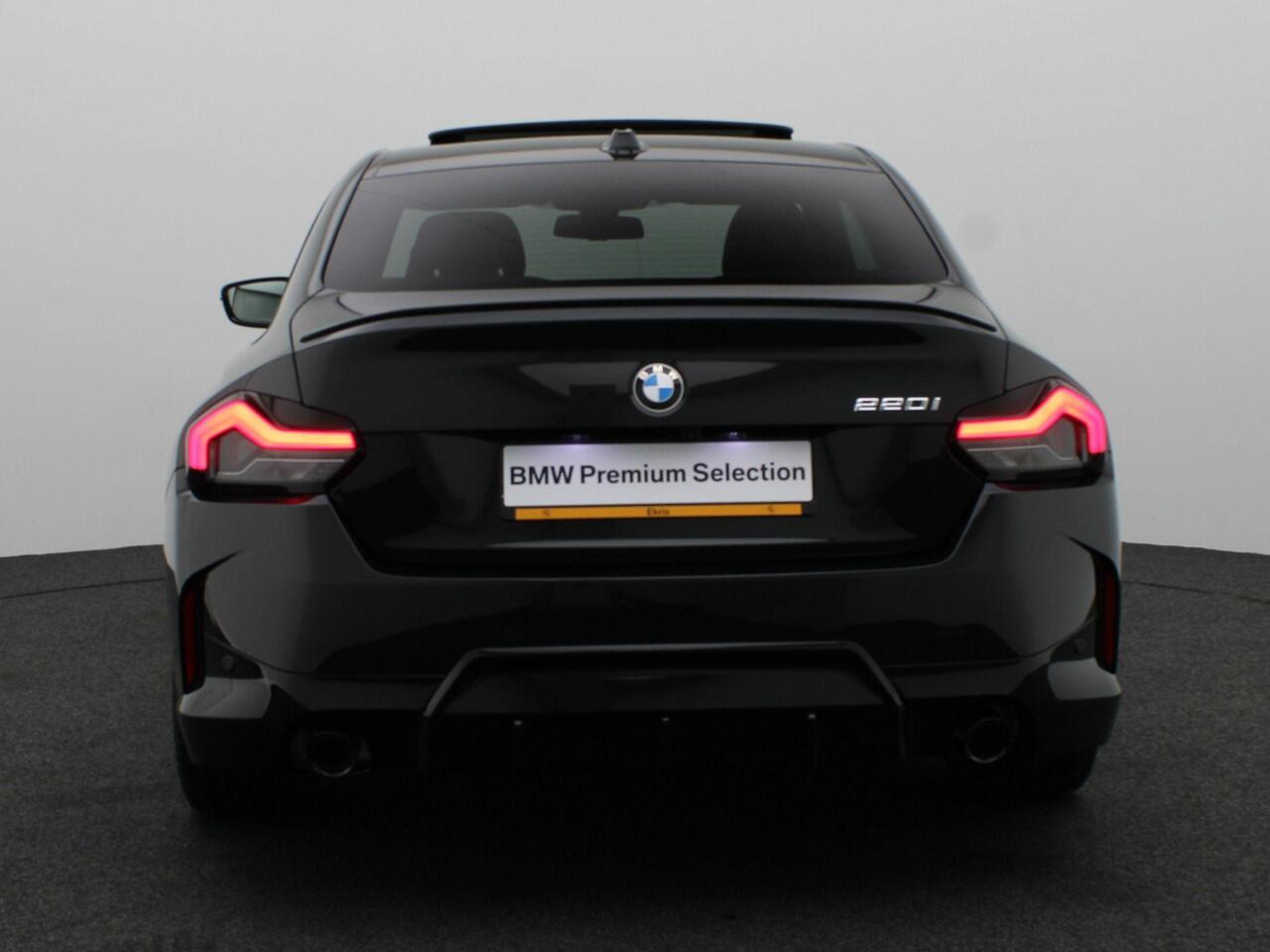 BMW 2-SERIE Coupé 220i High Executive | M Sportpakket Pro | Innovation Pack | Premium Pack | Stuurwielrand Verwarmd | Comfort Access | Schuifdak | Elektrisch Verstelbare Sportstoelen | Active Cruise Control | Harman Kardon | 19'' | Ekris Selection