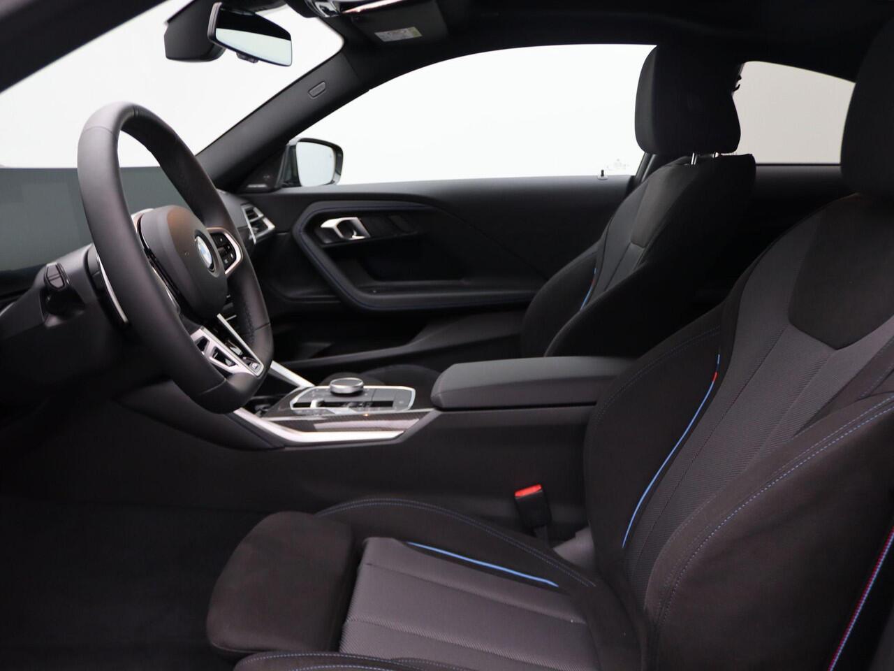 BMW 2-SERIE Coupé 220i High Executive | M Sportpakket Pro | Innovation Pack | Premium Pack | Stuurwielrand Verwarmd | Comfort Access | Schuifdak | Elektrisch Verstelbare Sportstoelen | Active Cruise Control | Harman Kardon | 19'' | Ekris Selection