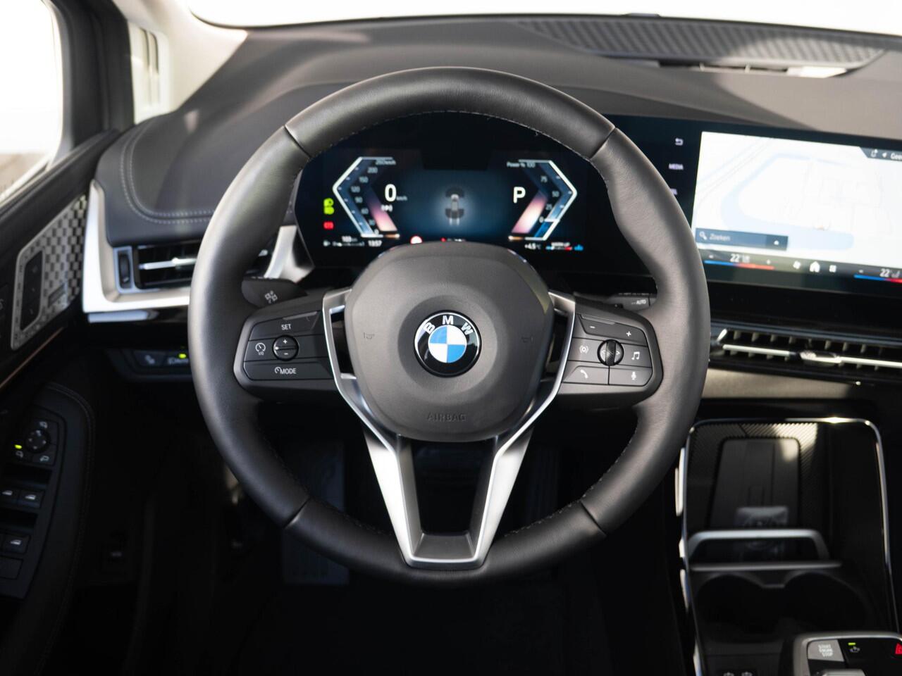 BMW 2-SERIE Active Tourer 220i Luxury Line | Equipment Package | Comfort Pack | Travel Pack | Showroom Selection