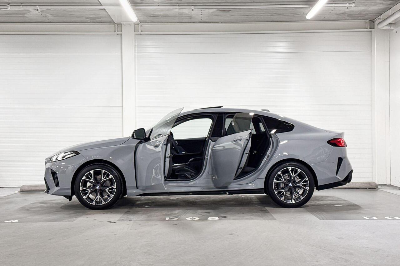 BMW 2-SERIE Gran Coupé 220 | M-Sport Design | Driving Assistant | Harman/Kardon | Panoramadak