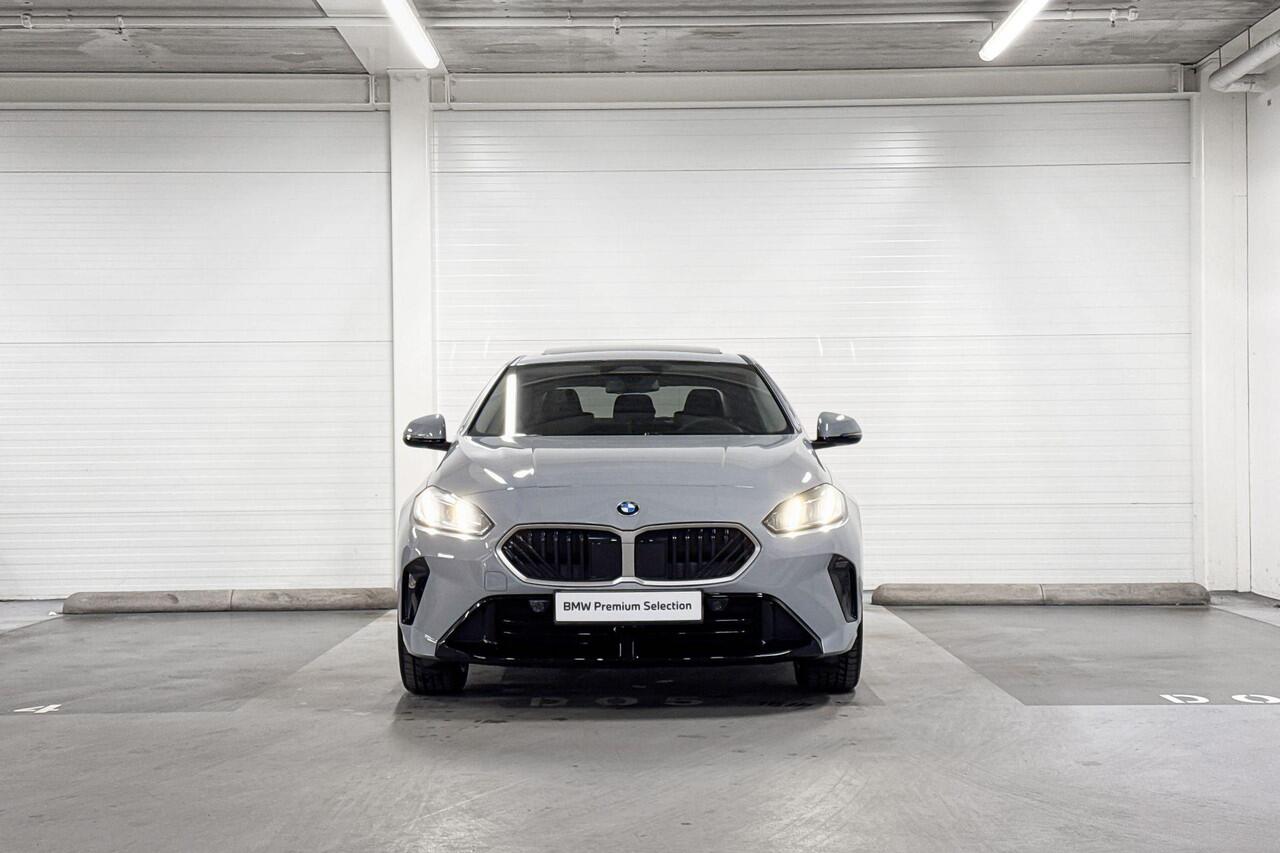 BMW 2-SERIE Gran Coupé 220 | M-Sport Design | Driving Assistant | Harman/Kardon | Panoramadak